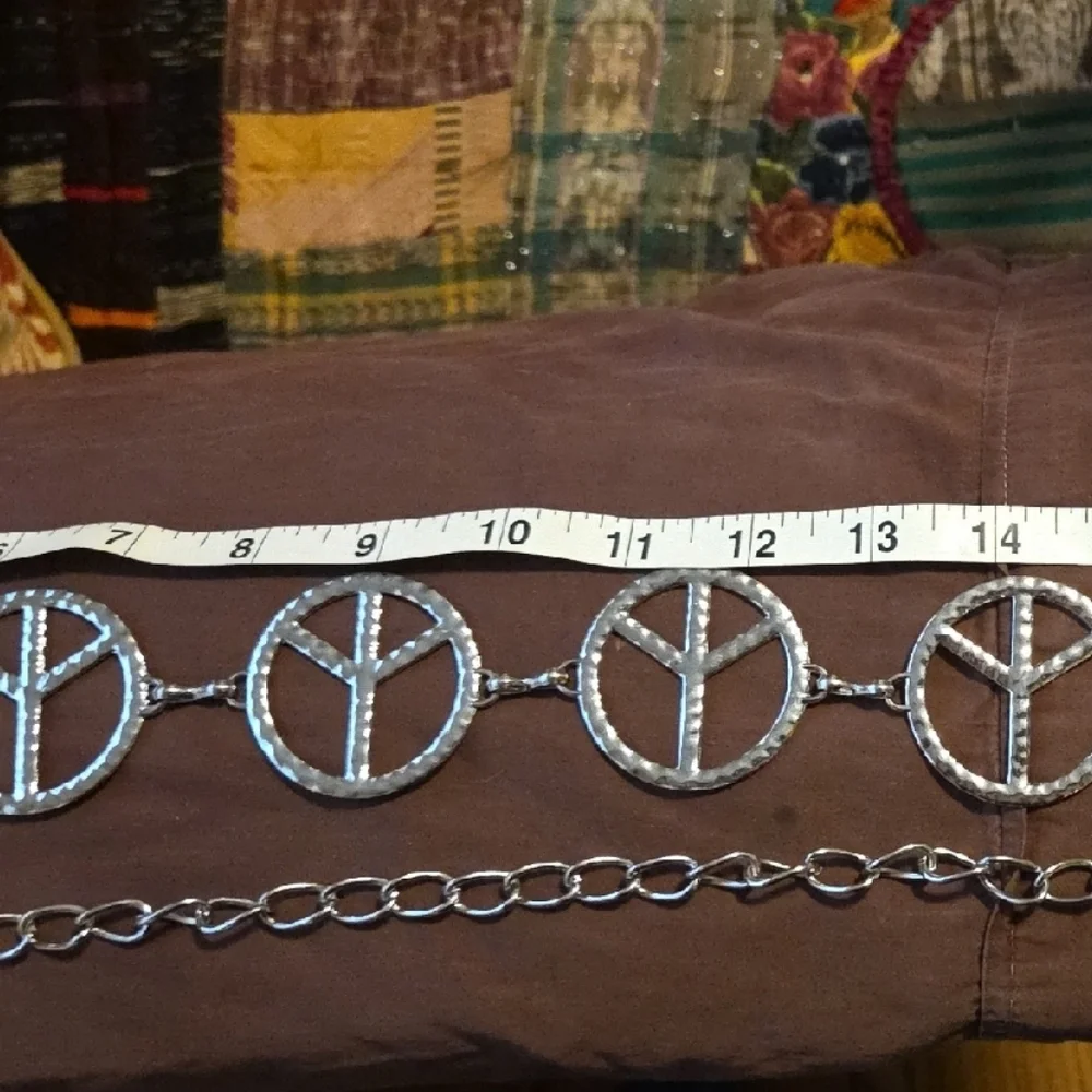 ☮️🩶Silver Repoussé (Hammered) Vintage Bohemian Peace Sign Chain Belt🩶☮️ - Picture 6 of 8